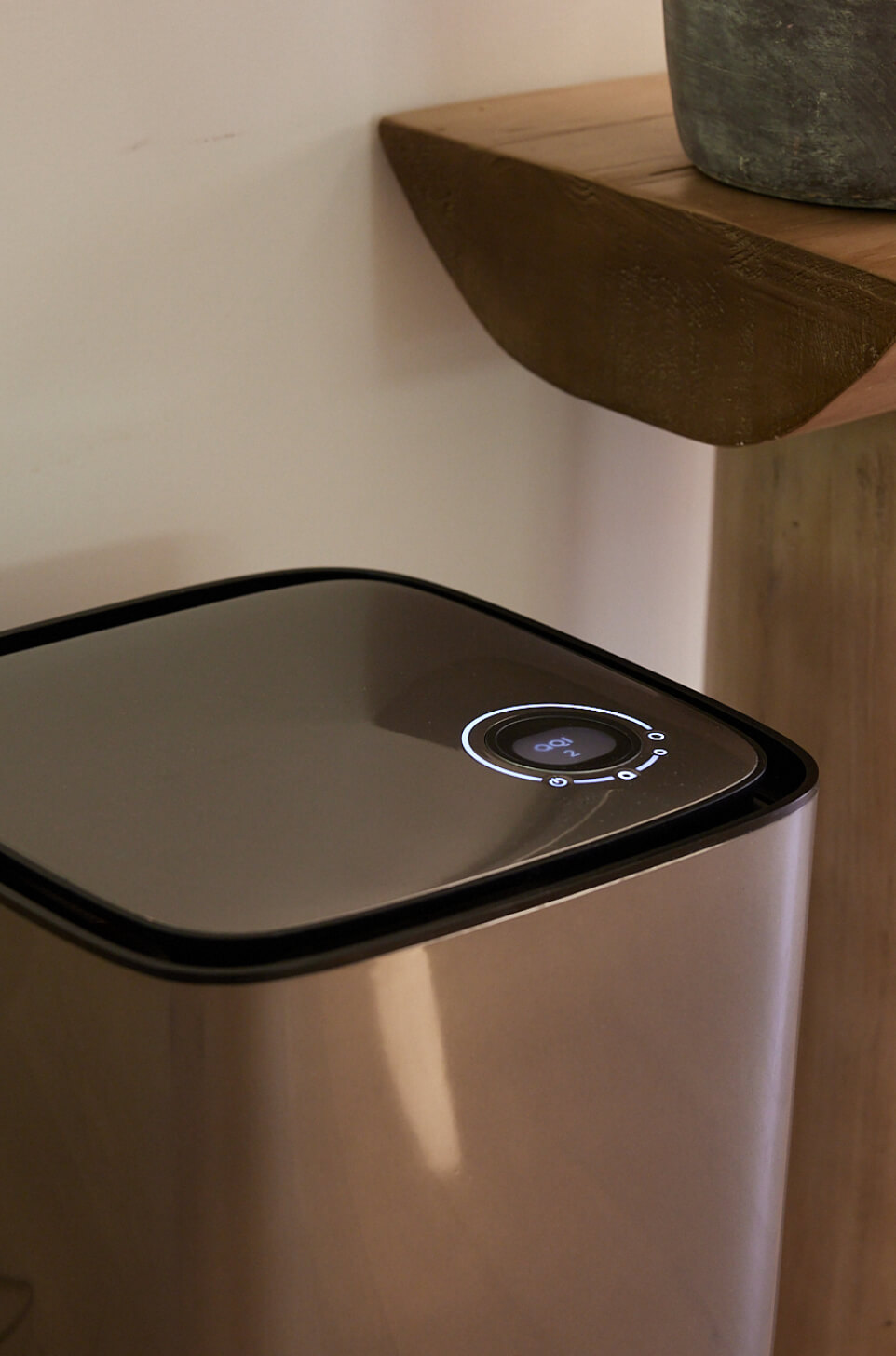 Automatically adjusts fan speed to react to the pollution in your space